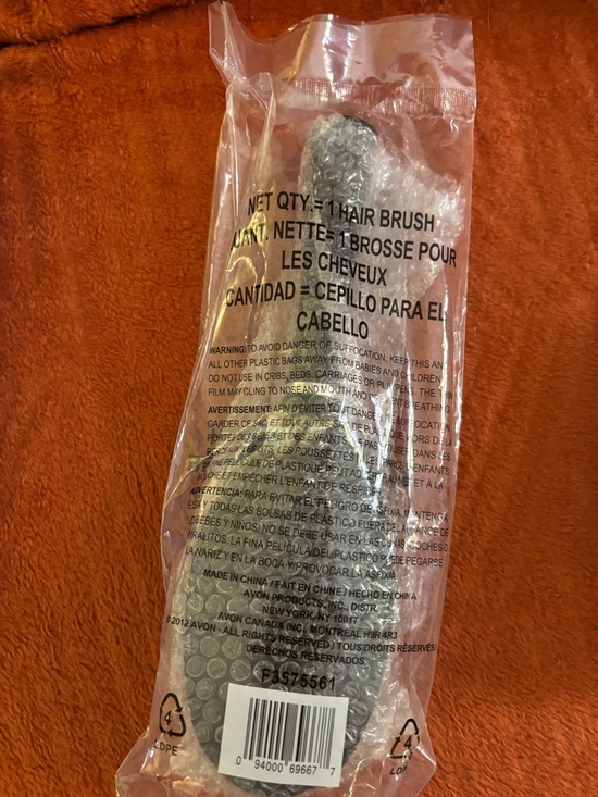 2 hairbrushes & 1 foot brush with pumice stone. All NEW in original packaging. - Picture 6 of 10